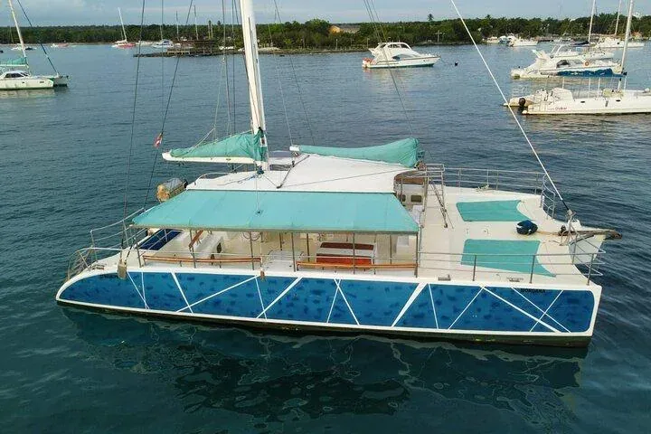 Large-capacity private catamaran in Guanacaste — photo 1